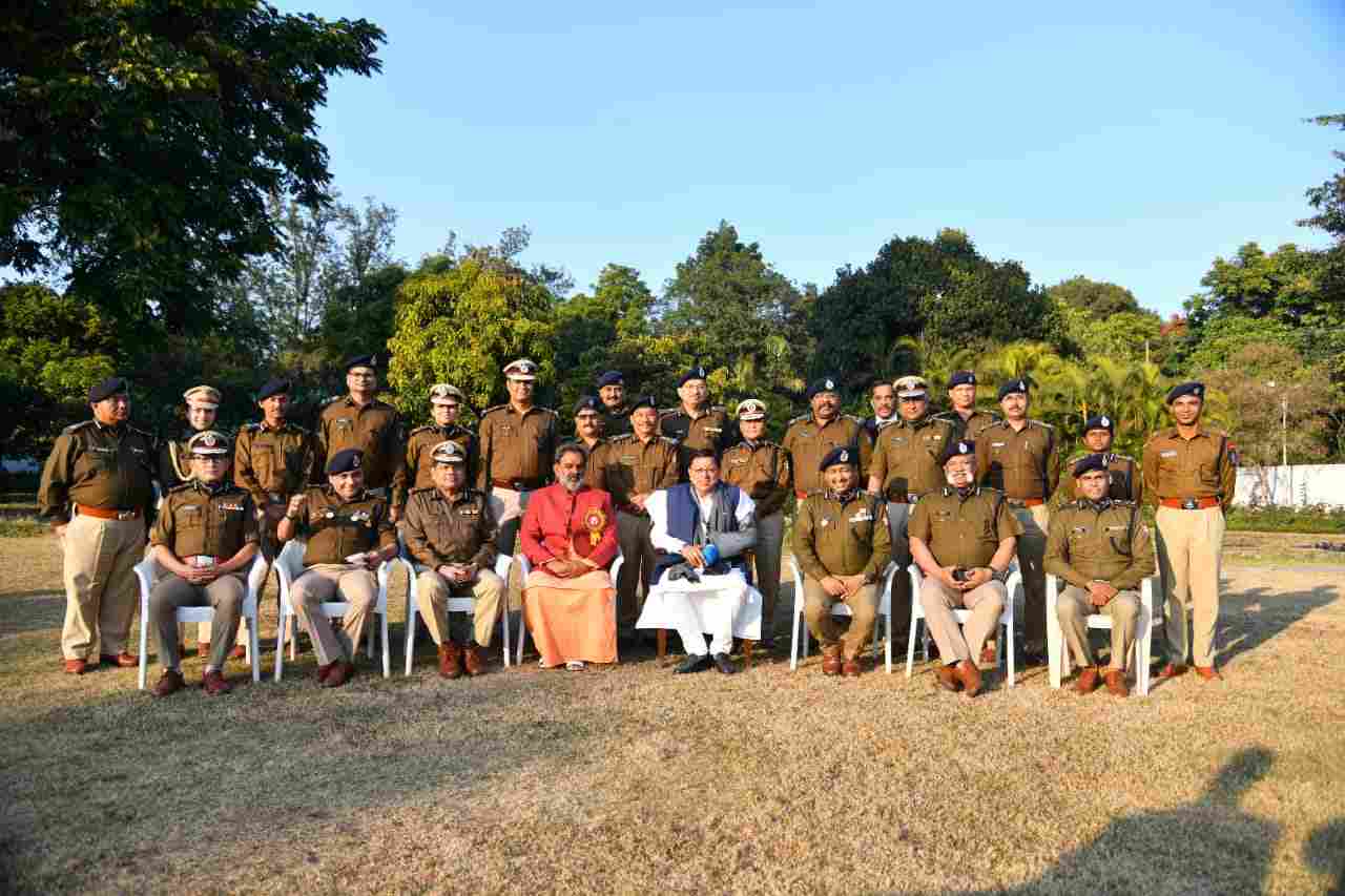 Uttarakhand: मुख्यमंत्री पुष्कर सिंह धामी ने भारतीय पुलिस सेवा के अधिकारियों ने भेंट 2 Hello Uttarakhand News »