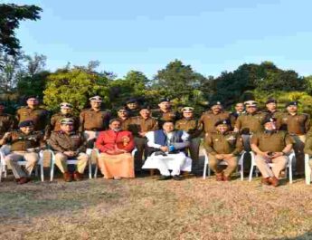 Uttarakhand: मुख्यमंत्री पुष्कर सिंह धामी ने भारतीय पुलिस सेवा के अधिकारियों ने भेंट 4 Hello Uttarakhand News »
