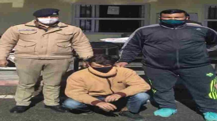 Pithoragarh: नाबालिग पुत्री के साथ मारपीट, गाली-गलौच, दुष्कर्म व जान से मारने की धमकी देने वाले आरोपी को किया पुलिस ने गिरफ्तार 18 Hello Uttarakhand News » Page 3 of 6