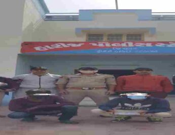 Uttarakhand: STF एवं साइबर क्राईम पुलिस स्टेशन की देशभर में धरपकड़ जारी, बैंक कस्टमर केयर अधिकारी बनकर 15 लाख रुपये की धोखाधड़ी करने वाले गिरोह के 02 सदस्य गुजरात राज्य से गिरफ्तार 3 Hello Uttarakhand News »