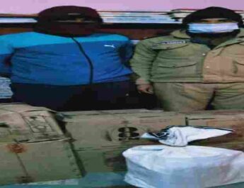 Pithoragarh: शराब का अवैध कारोबार करने वालों के विरुद्ध पिथौरागढ़ पुलिस की कार्यवाही लगातार जारी, 67 बोतल अवैध अंग्रेजी शराब/ बीयर व कच्ची शराब के साथ दो अभियुक्त गिरफ्तार 3 Hello Uttarakhand News »