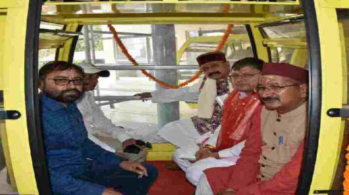 Uttarakhand: मुख्यमंत्री पुष्कर सिंह धामी ने सिद्धपीठ मां सुरकंडा देवी मंदिर रोपवे सेवा का किया शुभारंभ, की मां सुरकंडा देवी मंदिर में पूजा-अर्चना 10 Hello Uttarakhand News »