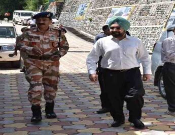 Uttarakhand: मुख्य सचिव डॉ एस.एस. संधू ने औली (Auli) पहुँचकर औली मास्टर प्लान को लेकर संबधित अधिकारियों के साथ की बैठक, औली को वर्ल्ड क्लास टूरिज्म डेस्टिनेशन के रूप में किया जा रहा है तैयार - संधू 5 Hello Uttarakhand News »