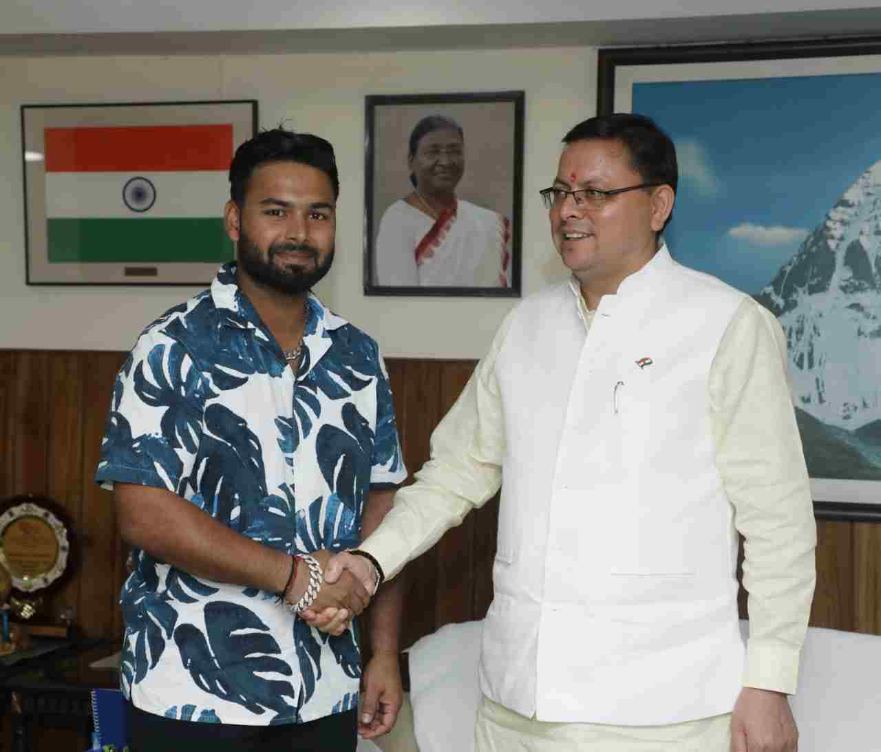 Uttarakhand: क्रिकेटर ऋषभ पंत बने उत्तराखंड के ब्रांड एम्बेसडर 2 Uttarakhand: क्रिकेटर ऋषभ पंत बने उत्तराखंड के ब्रांड एम्बेसडर 2 Hello Uttarakhand News »