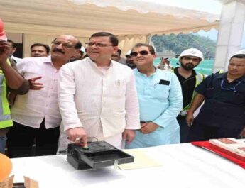 ऋषिकेश-कर्णप्रयाग रेल लाइन: मुख्यमंत्री पुष्कर सिंह धामी ने किया पहला गूलर से शिवपुरी टनल ब्रेक-थ्रू का उदघाटन 3 Hello Uttarakhand News »