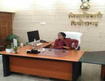 Pithoragarh: नवागुन्तक जिलाधिकारी रीना जोशी ने ग्रहण किया कार्यभार, जिला कोषागार समेत कलक्ट्रेट परिसर एवं जिला कार्यालय के विभिन्न पटलों का निरीक्षण कर संबंधित विभागीय अधिकारियों कार्मिकों से ली जानकारी 4 Hello Uttarakhand News »