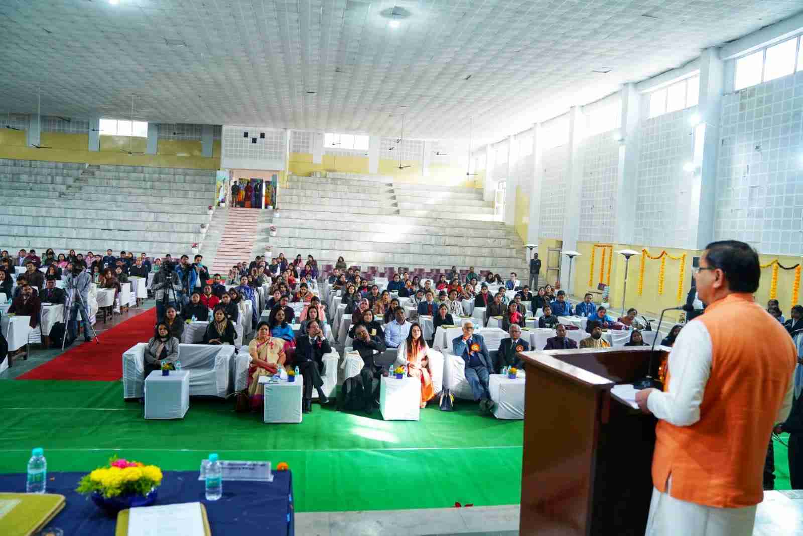 Dehradun: मुख्यमंत्री पुष्कर सिंह धामी ने मसूरी रोडस्थित पेस्टल वीड स्कूल में प्रिंसिपल्स प्रोग्रेसिव स्कूल्स एसोशिएशन द्वारा आयोजित International Conference of Principals & Teachers कार्यक्रम में किया प्रतिभाग, कहा - शिक्षकों की समाज के निर्माण में अहम भूमिका, माता-पिता के बाद शिक्षकों पर बच्चों के भविष्य को बनाने की महत्वपूर्ण जिम्मेदारी 4 Hello Uttarakhand News »