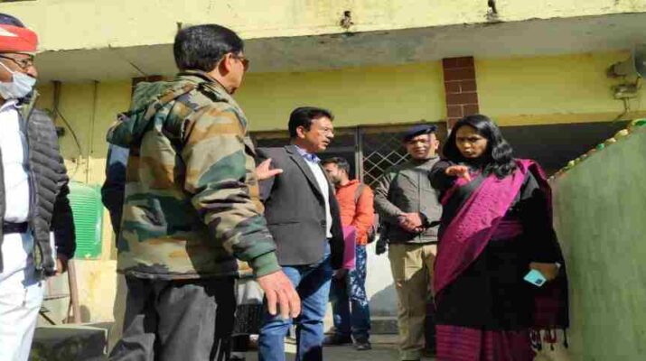 Pithoragarh: जिलाधिकारी रीना जोशी ने पिथौरागढ़ स्थित बस अड्डे के सौंदर्यीकरण कार्यों का किया स्थलीय निरीक्षण, कार्यदायी संस्था लोक निर्माण विभाग के अधिकारियों को दिए यह आवश्यक निर्देश 17 Hello Uttarakhand News » Page 2 of 12