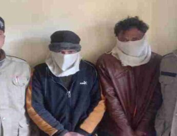 Pithoragarh: मामूली कहासुनी में राजमिस्त्री की चाकू गोदकर हत्या करने वाले दो अभियुक्तों को गंगोलीहाट पुलिस ने किया गिरफ्तार, हत्या में प्रयुक्त चाकू भी किया बरामद 4 Hello Uttarakhand News »