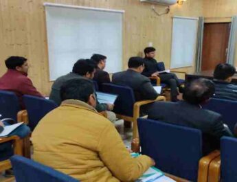 Haridwar: जिलाधिकारी विनय शंकर पाण्डेय ने प्रधनमंत्री किसान सम्मान निधि को लेकर की बैठक, अब आधार नम्बर, बैंक खाता, भू अभिलेख आपस में लिंक तथा ईकेवाईसी होना जरूरी 4 Hello Uttarakhand News »