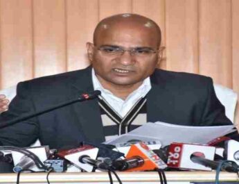 जोशीमठ को लेकर सरकार की रिपोर्ट: पानी का डिस्चार्ज घटकर हुआ 100 एल.पी.एम, मुख्य सचिव उत्तराखण्ड ने जोशीमठ में तैनात तकनीकी संस्थानों के निदेशकों व वैज्ञानिकों को तत्काल अध्ययन कर समयबद्ध रिपोर्ट देने का किया आग्रह 4 Hello Uttarakhand News »