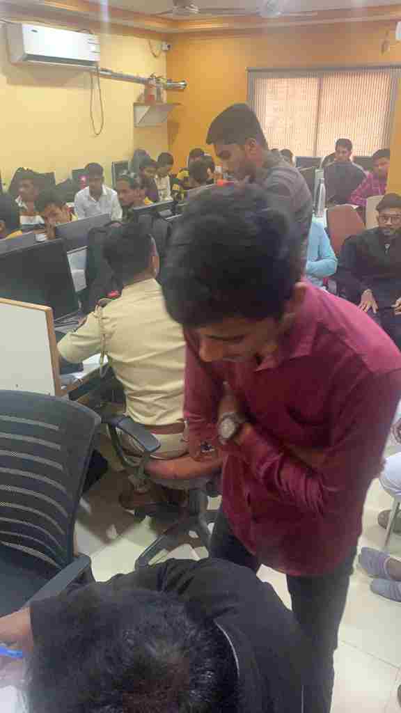 उत्तराखंड पुलिस एंड महाराष्ट्र पुलिस का औरंगाबाद जनपद में संयुक्त ऑपरेशन, कॉल सेंटर की आड़ में लोन की वापसी के लिए देश भर के लोगों से जबरन कर रहे थे वसूली 4 Hello Uttarakhand News »