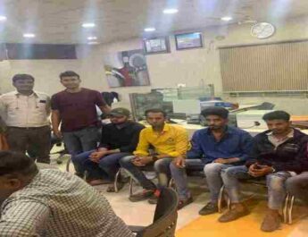 उत्तराखंड पुलिस एंड महाराष्ट्र पुलिस का औरंगाबाद जनपद में संयुक्त ऑपरेशन, कॉल सेंटर की आड़ में लोन की वापसी के लिए देश भर के लोगों से जबरन कर रहे थे वसूली 2 Hello Uttarakhand News »