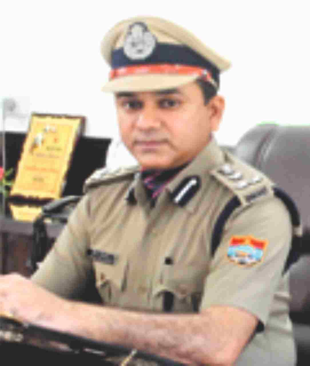 Republic Day: उत्तराखण्ड होमगार्ड्स विभाग के अधिकारियों व कर्मचारियों को विशिष्ट एवं सराहनीय सेवा के लिए राष्ट्रपति गृह रक्षक पदक दिए जाने की घोषणा 4 Republic Day: उत्तराखण्ड होमगार्ड्स विभाग के अधिकारियों व कर्मचारियों को विशिष्ट एवं सराहनीय सेवा के लिए राष्ट्रपति गृह रक्षक पदक दिए जाने की घोषणा 4 Hello Uttarakhand News »