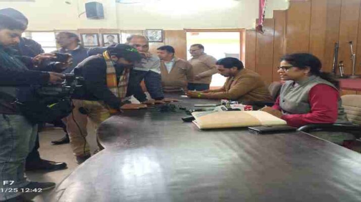 केंद्रीय संचार ब्यूरो, सूचना एवं प्रसारण मंत्रालय भारत सरकार 26 जनवरी से 31 जनवरी तक रेंजर्स ग्राउंड देहरादून में करेगा चित्र प्रदर्शनी, आजादी के लिए शुरू होने वाली लड़ाई से देश के आजाद होने तक पूरी यात्रा को दिखाने का प्रयास 1 Hello Uttarakhand News »