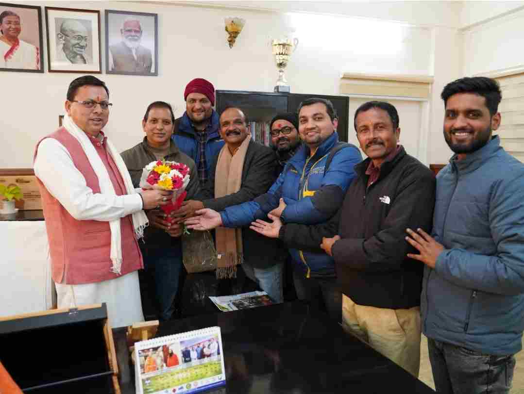 Uttarakhand: मुख्यमंत्री से पत्रकारों के प्रतिनिधिमंडल ने की मुलाकात, “मानसखंड झांकी“ को देश में प्रथम स्थान प्राप्त होने पर मुख्यमंत्री को दी बधाई 2 Hello Uttarakhand News »