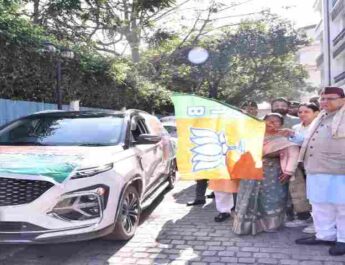 मुख्यमंत्री पुष्कर सिंह धामी ने नई दिल्ली में उत्तराखंड सदन से जोशीमठ में आई आपदा के लिए राहत सामग्री के वाहनों को किया रवाना 3 Hello Uttarakhand News »