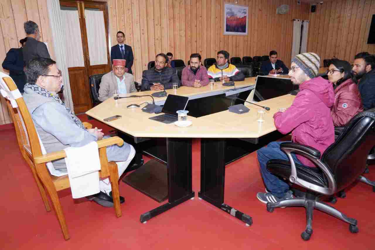 Uttarakhand: मुख्यमंत्री धामी से मिले बेरोजगार व पीसीएस मुख्य परीक्षा अभ्यर्थी संघ के प्रतिनिधि, इन अभ्यर्थियों को मिली लिखित परीक्षा में बैठने की राहत 3 Hello Uttarakhand News »