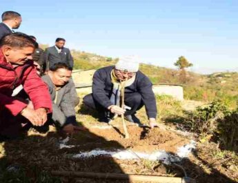 Uttarakhand: प्रातः काल भ्रमण पर निकले मुख्यमंत्री पुष्कर सिंह धामी, गांव वासियों से की मुलाकात, पूर्व सैनिकों ने किए अनुभव साझा 4 Hello Uttarakhand News »