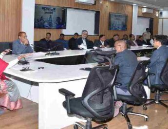 Uttarakhand: अधिकारी फाइलों पर आपत्तियां लगाने के स्थान पर अनौपचारिक तरीके से उनका त्वरित निराकरण करें - एसीएस राधा रतूड़ी 3 Hello Uttarakhand News »