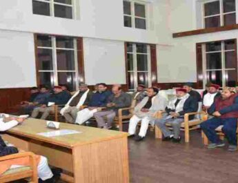 गैरसैंण: मुख्यमंत्री धामी ने गैरसैंण में विधानमंडल दल की बैठक में किया प्रतिभाग, संसदीय कार्य मंत्री प्रेमचन्द अग्रवाल, भाजपा प्रदेश अध्यक्ष महेंद्र भट्ट एवं विधायकगण रहे उपस्थित 6 Hello Uttarakhand News »