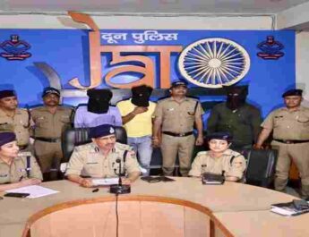 Dehradun: सहसपुर स्थित संजीवनी रिजॉर्ट में छापेमारी, मौके से अवैध देह व्यापार संचालित कर रहे 03 अभियुक्त गिरफ्तार, 15 पीड़िताओं को किया गया रेस्क्यू 2 Hello Uttarakhand News »