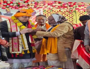 मुख्यमंत्री पुष्कर सिंह धामी का गोवर्धन मथुरा में आयोजित सम्मान समारोह में किया गया सम्मान, मुख्यमंत्री ने ब्रज की पावन भूमि पर स्वयं के सम्मान को बताया देवभूमि की सवा करोड़ जनता का सम्मान 2 Hello Uttarakhand News »