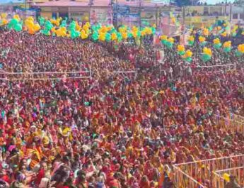 उत्तराखण्ड: मुख्यमंत्री धामी के लोहाघाट रोड शो में उमड़ा जन सैलाब, जनपद विकास के लिए 1 अरब 62 करोड़ 15 लाख, 76 हजार की 45 योजनाओं का किया लोकार्पण व शिलान्यास 2 Hello Uttarakhand News »