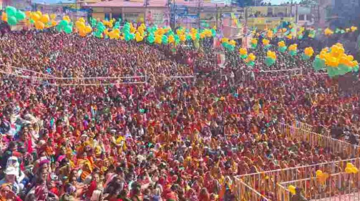 उत्तराखण्ड: मुख्यमंत्री धामी के लोहाघाट रोड शो में उमड़ा जन सैलाब, जनपद विकास के लिए 1 अरब 62 करोड़ 15 लाख, 76 हजार की 45 योजनाओं का किया लोकार्पण व शिलान्यास 1 Hello Uttarakhand News »