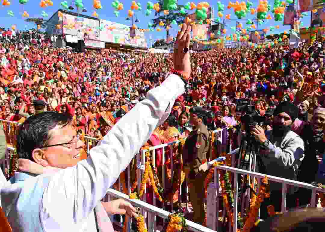 उत्तराखण्ड: मुख्यमंत्री धामी के लोहाघाट रोड शो में उमड़ा जन सैलाब, जनपद विकास के लिए 1 अरब 62 करोड़ 15 लाख, 76 हजार की 45 योजनाओं का किया लोकार्पण व शिलान्यास 2 Hello Uttarakhand News »