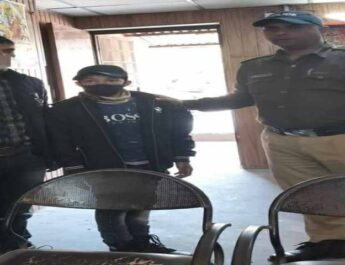 Doon Police: बिछडों का सहारा बनी दून पुलिस, घर से भटककर ऊखीमठ से देहरादून पहुंचे नाबालिग को सकुशल किया परिजनो के सुपुर्द 3 Hello Uttarakhand News »