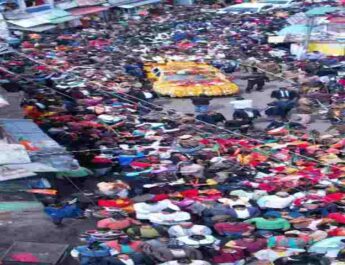 Uttarakhand: गोपेश्वर में मुख्यमंत्री धामी के भव्य रोड शो में उमड़ा जन सैलाब, पुष्प वर्षा से हुआ मुख्यमंत्री का भव्य स्वागत 4 Hello Uttarakhand News »