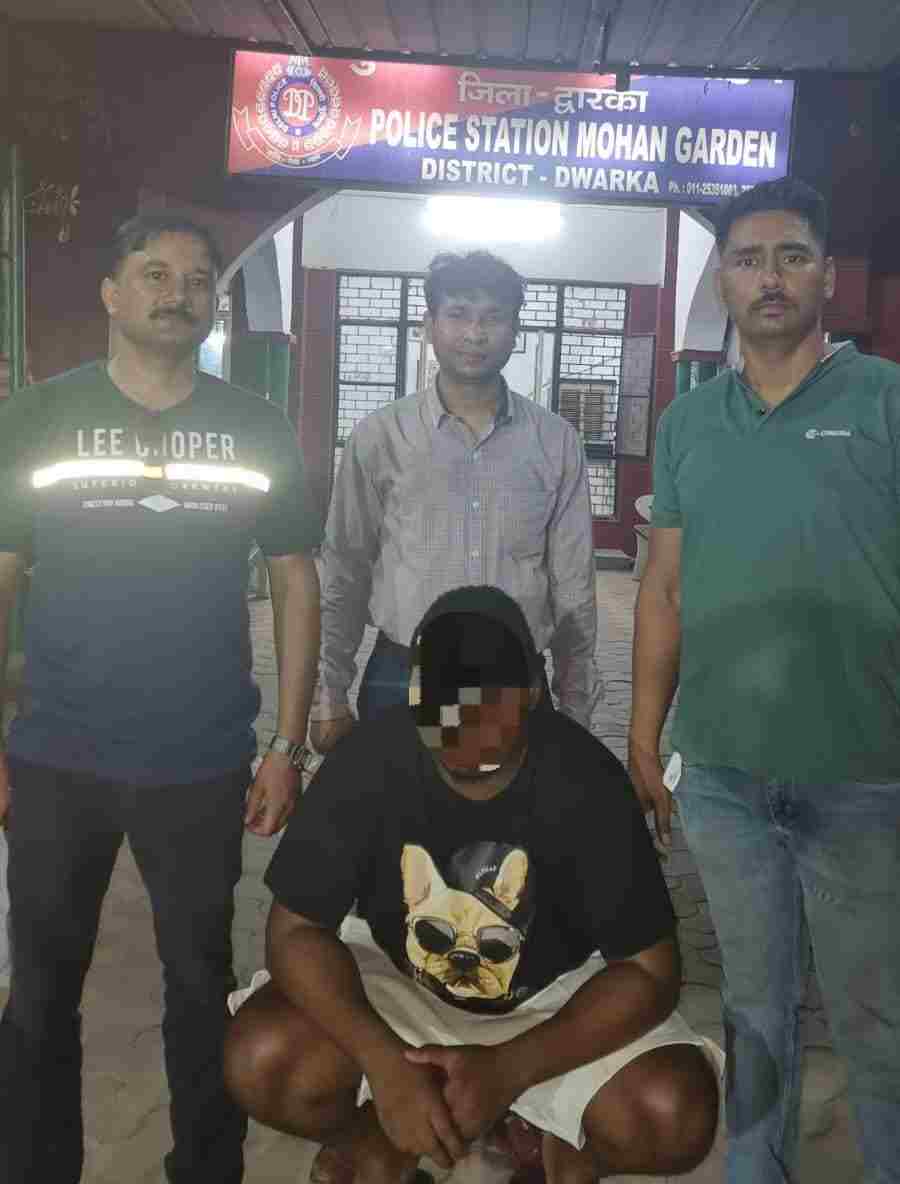 उत्तराखण्ड: एसटीएफ/साइबर क्राइम द्वारा कस्टम डिपार्टमैन्ट व क्राइम ब्रांच के नाम से धोखाधड़ी करने वाले गिरोह के मास्टमाईंड को दिल्ली से किया गिरफ्तार, विदेश से डॉलर तथा गिफ्ट भेजने के नाम पर ठगी करने वाले गिरोह का विदेशी (नाईजीरियन) नागरिक दिल्ली से गिरफ्तार 2 Hello Uttarakhand News »