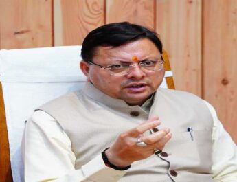 उत्तराखंड: मुख्यमंत्री पुष्कर सिंह धामी ने उच्च स्तरीय बैठक में अधिकारियों को दिए निर्देश, कानून व्यवस्था का सख्ती से हो पालन, राज्य में बाहरी लोगों को जमीन खरीदने का बताना होगा उद्देश्य 3 Hello Uttarakhand News »