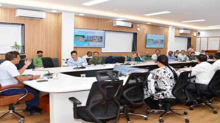 Uttarakhand: अपर मुख्य सचिव आनन्द बर्द्धन की अध्यक्षता में स्प्रिंग एंड रिवर रिजूविनेशन प्राधिकरण (SARRA) की राज्य स्तरीय क्रियान्वयन समिति (SLEC) की प्रथम बैठक हुई आयोजित, SARRA के गठन के उद्देश्यों को पूर्ण करने के लिए सभी सम्बन्धित विभाग आपसी सामंजस्य के साथ करें कार्य - आनन्द बर्द्धन 2 Hello Uttarakhand News »