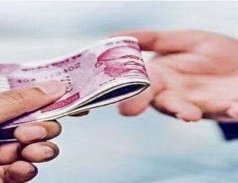 जीएसटी असिस्टेंट कमिश्नर रंगे हाथों 75 हजार रुपये की रिश्वत लेते विजिलेंस द्वारा गिरफ्तार 3 Hello Uttarakhand News »