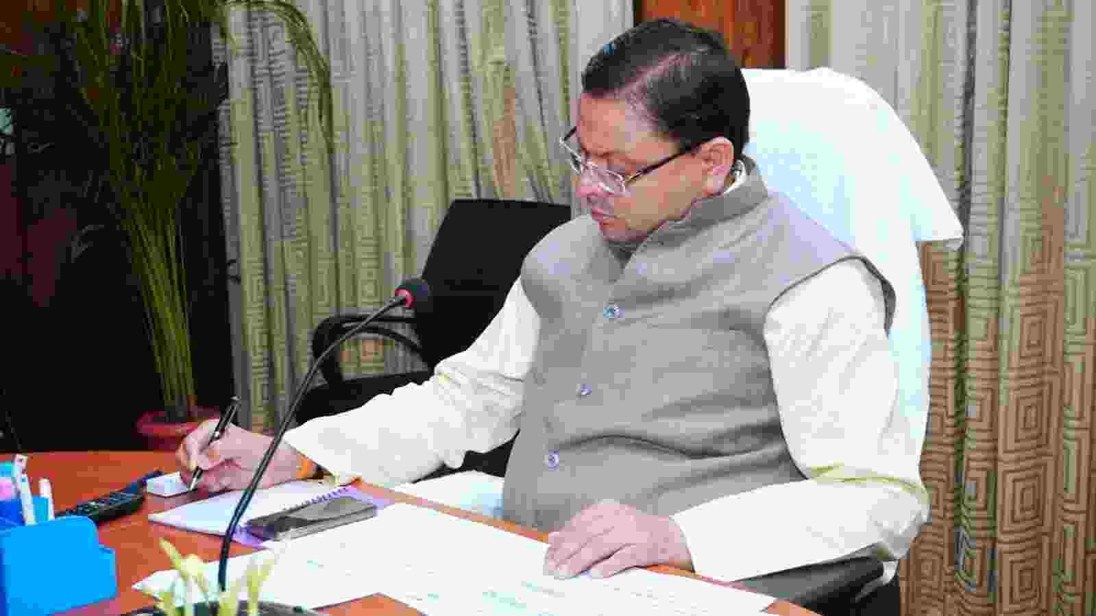 Uttarakhand: सीएम हेल्पलाईन पर लंबित शिकायतों का आगामी 15 दिनों में सकारात्मक निवारण किया जाए, पिछले एक माह से सीएम हेल्पलाईन पर लॉगिन न करने वाले अधिकारियों पर कारवाई की जाए-मुख्यमंत्री 2 Hello Uttarakhand News »