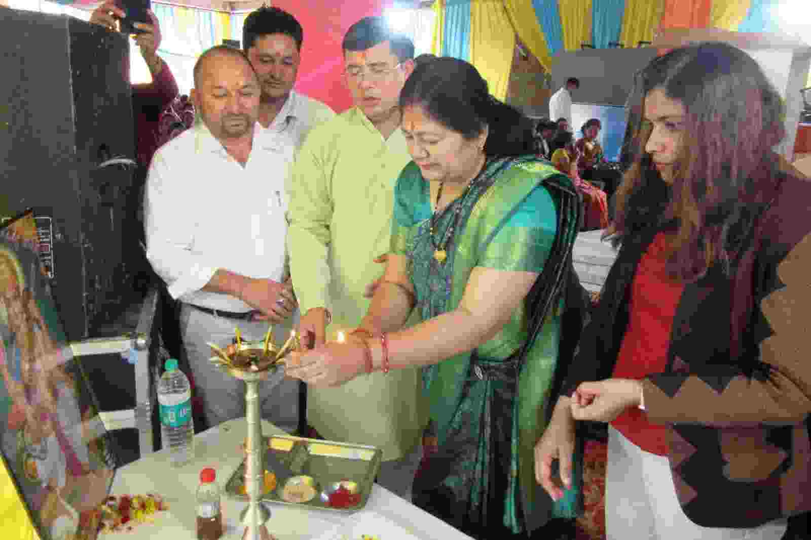 बागेश्वर: विकासखंड कपकोट में में संपूर्णता अभियान संगोष्ठी का हुआ शुभारंभ, आकांक्षी ब्लॉक के तहत संपूर्णता अभियान कार्यक्रम का मुख्य उद्देश्य नीति आयोग द्वारा निर्धारित पहली त्रैमासिक अवधि में इन बिंदों को करने होगा सेचुरेशन 3 Hello Uttarakhand News »