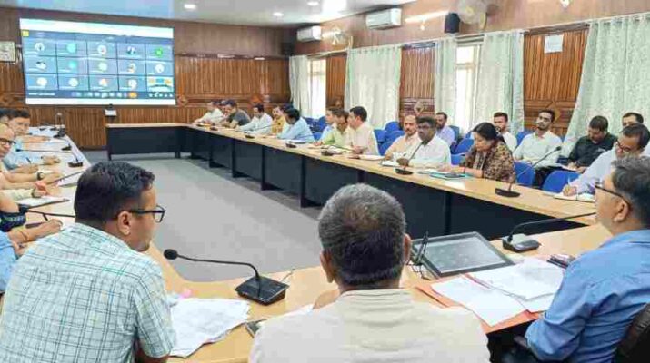 चंपावत: बीते दिनों जनपद में हुई भारी बारिश के कारण हुए नुकसान का किया जा रहा है लगातार आकलन, संबंधितों को तत्काल बांटी जा रही है राहत राशि-जिलाधिकारी 7 Hello Uttarakhand News » Page 2 of 80