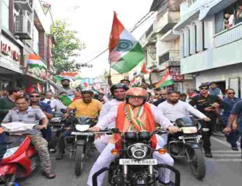 Uttarakhand Haridwar: तिरंगा बाइक रैली में शामिल हुए मुख्यमंत्री, रुड़की में नेहरू स्टेडियम से शताब्दी द्वार आई आई टी तक संचालित हुई तिरंगा बाइक रैली 2 Hello Uttarakhand News »